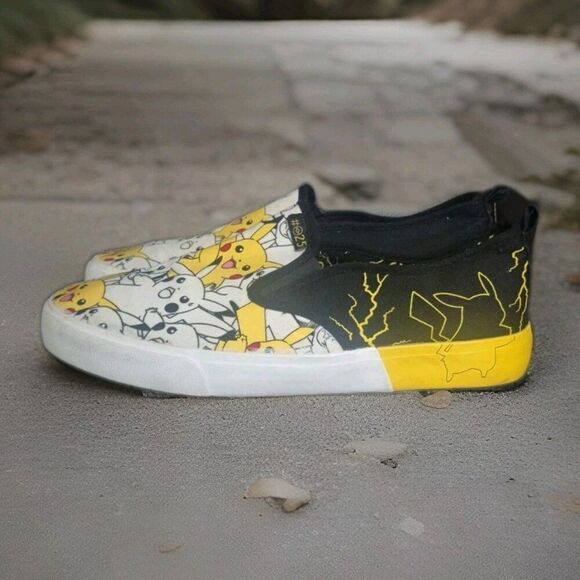 Ground Up Pokémon Pikachu Canvas Slip on Skateboard Shoes Unisex Adult Size 10.5 - Picture 1 of 8